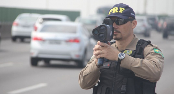 Fiscalização da velocidade de veículos em rodovias tem novas normas. Veja como fica