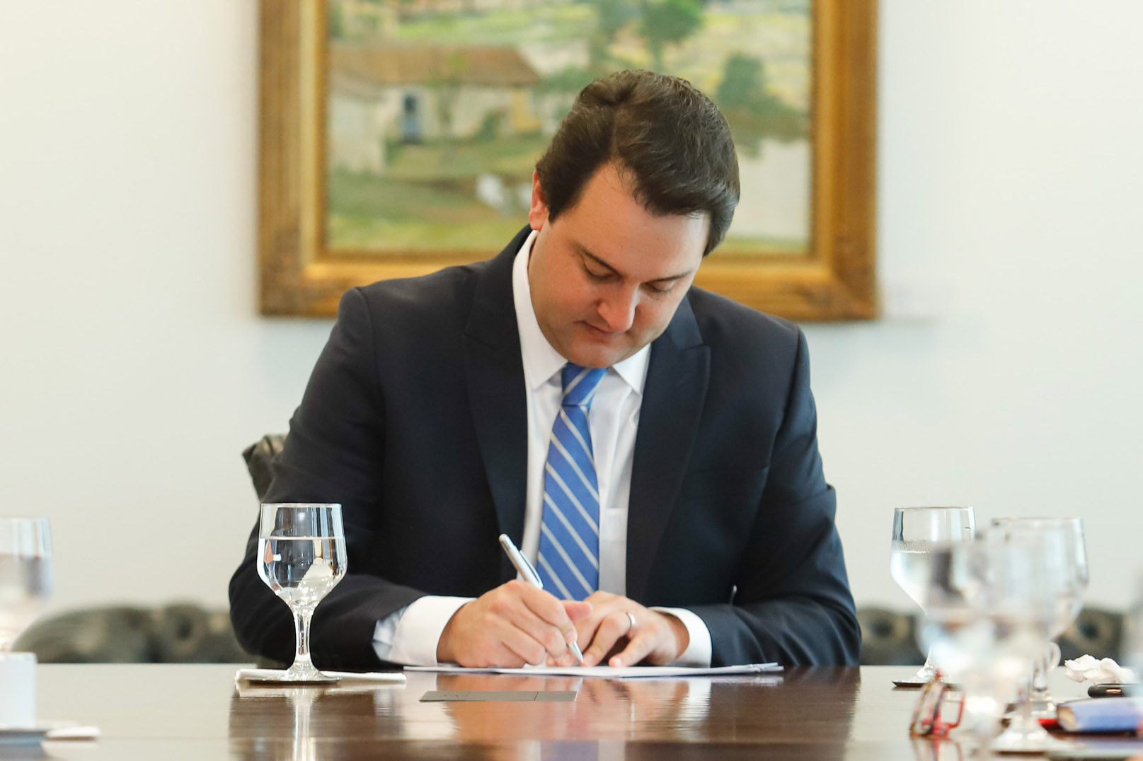 Governador antecipa pagamento do 13° salário no dia 4 de dezembro