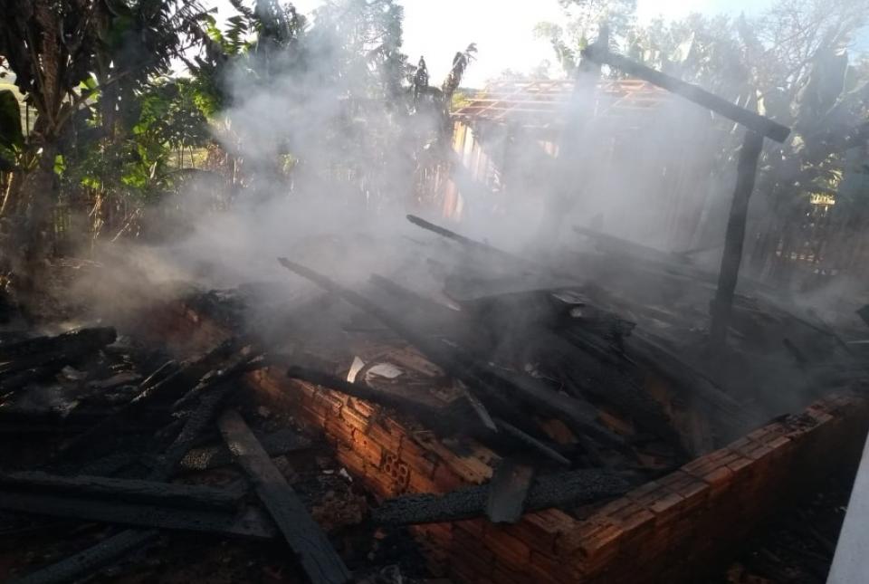 Denúncia leva a prisão de jovem por tráfico de drogas em Cambará