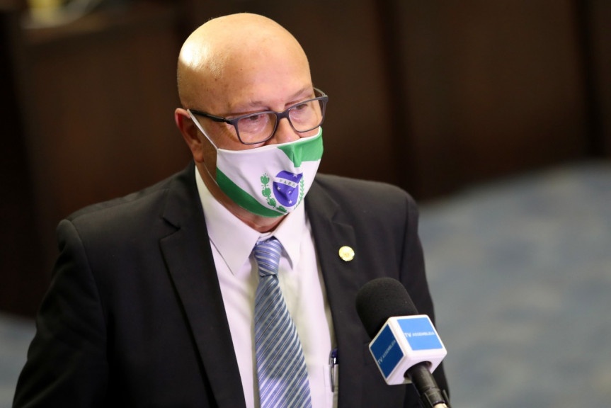 Deputados aprovam projeto que renova cessão de professores à UENP