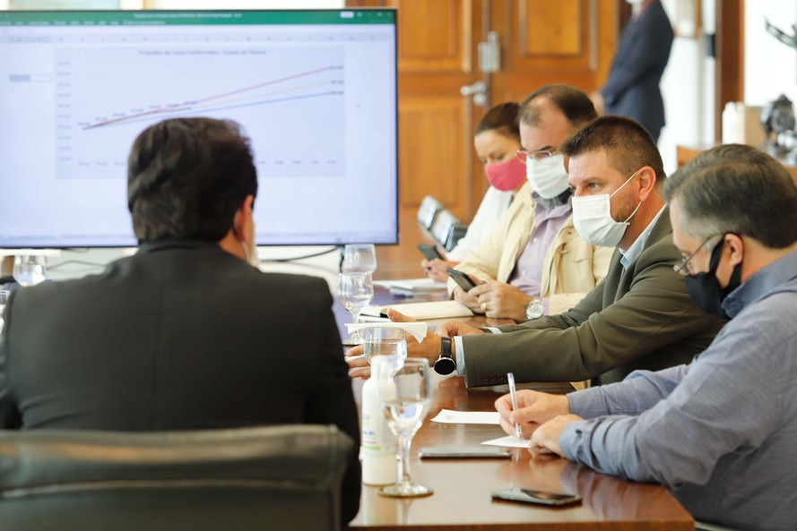 Governo edita decreto com novas regras para igrejas, reuniões e consumo de bebidas alcoólicas