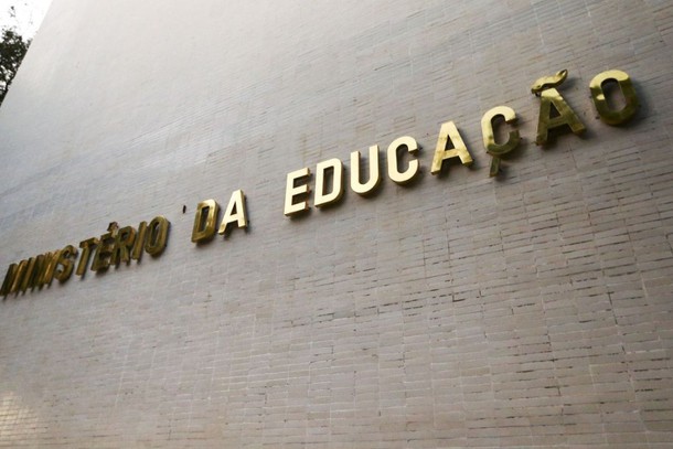 MEC adia para 1º de março aulas presenciais nas universidades federais
