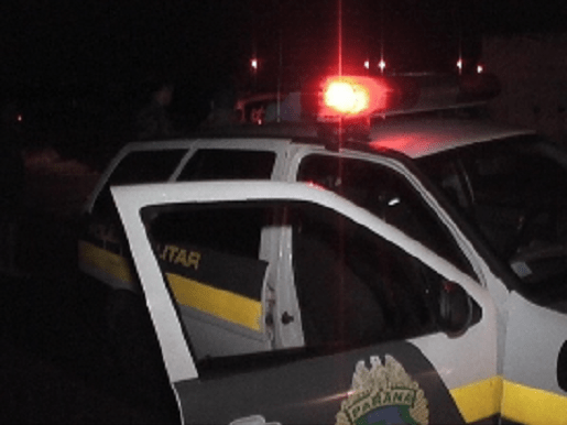 Criminosos se passam por policiais para assaltar residência em Curiúva