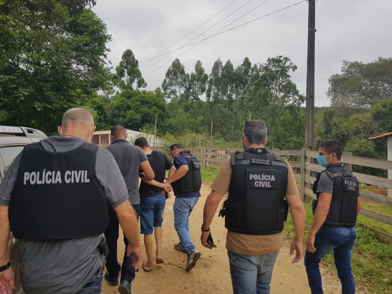 Polícia Civil prende um dos suspeitos de matar pai e filho durante assalto em Jaguariaíva