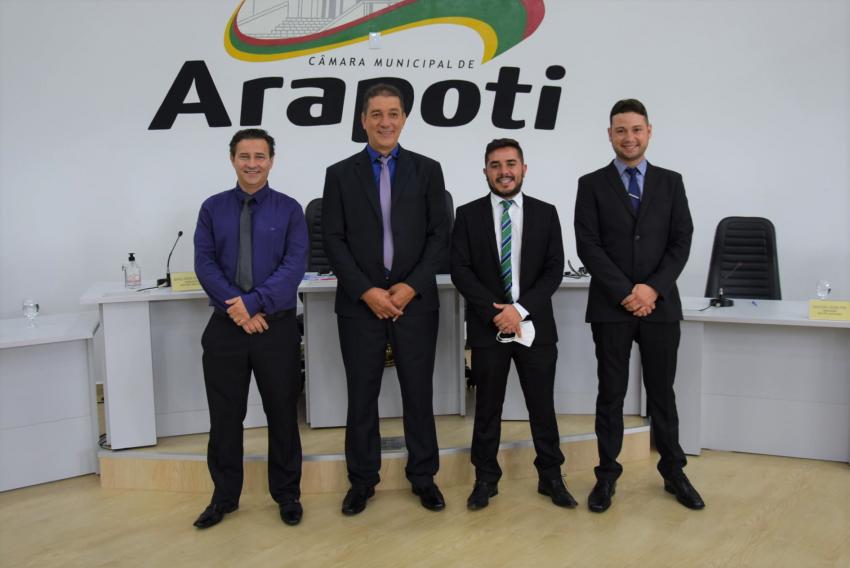 Eleita mesa diretora e comissões permanentes da Câmara de Arapoti