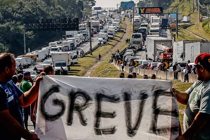 Caminhoneiros prometem greve maior que a de 2018 por alta no preço do diesel