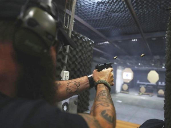 Para ter uma arma em casa, o gasto mínimo é de R$ 3,7 mil