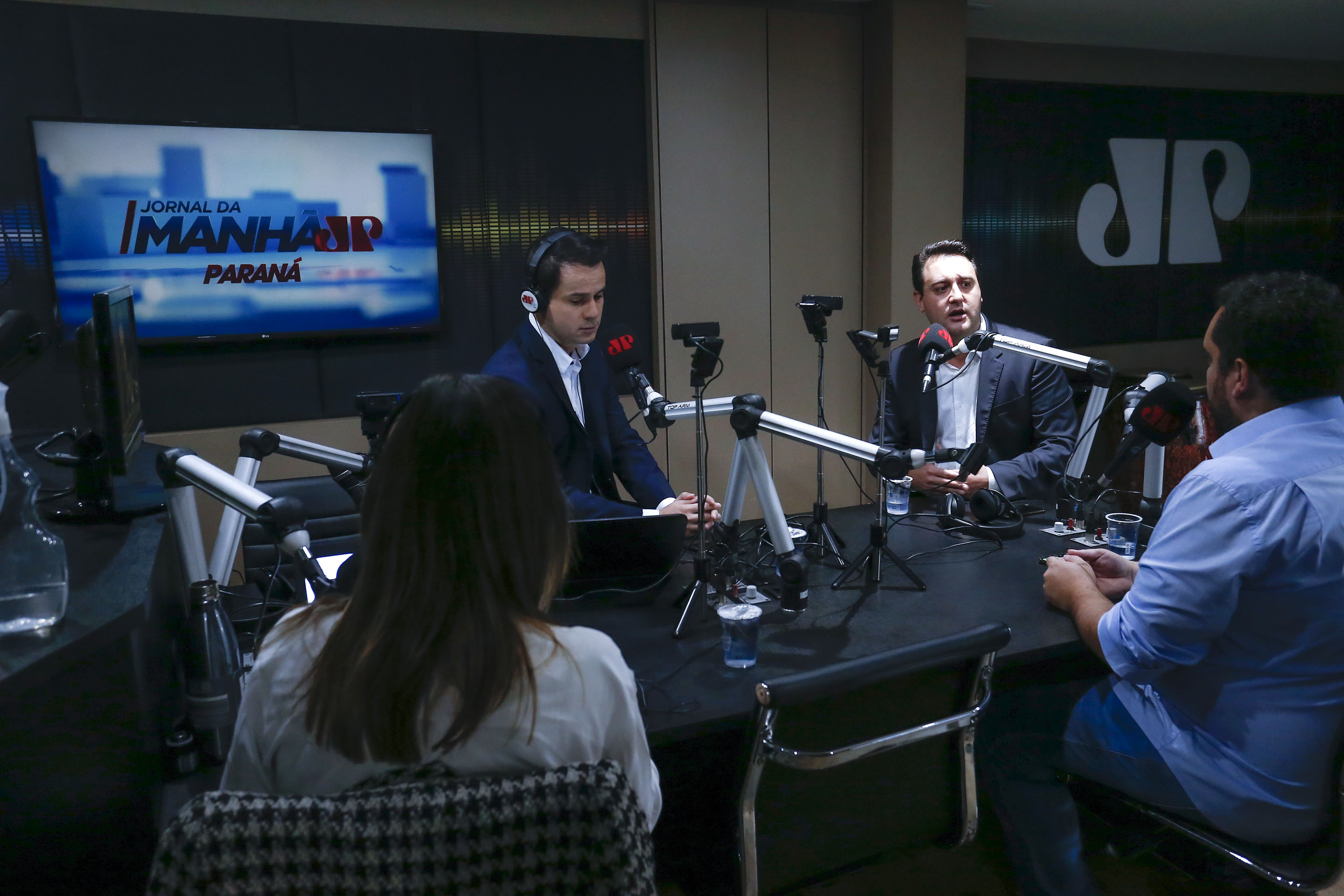 Governador e deputados questionam quantidade de vacinas encaminhadas ao Paraná