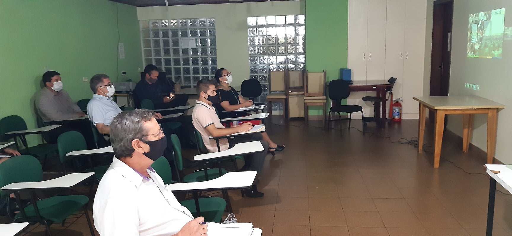 Gestores da prefeitura de Arapoti participam de seminário virtual sobre administração pública