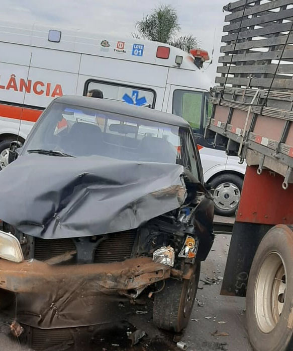 Colisão entre caminhão e caminhonete deixa um ferido na BR-369