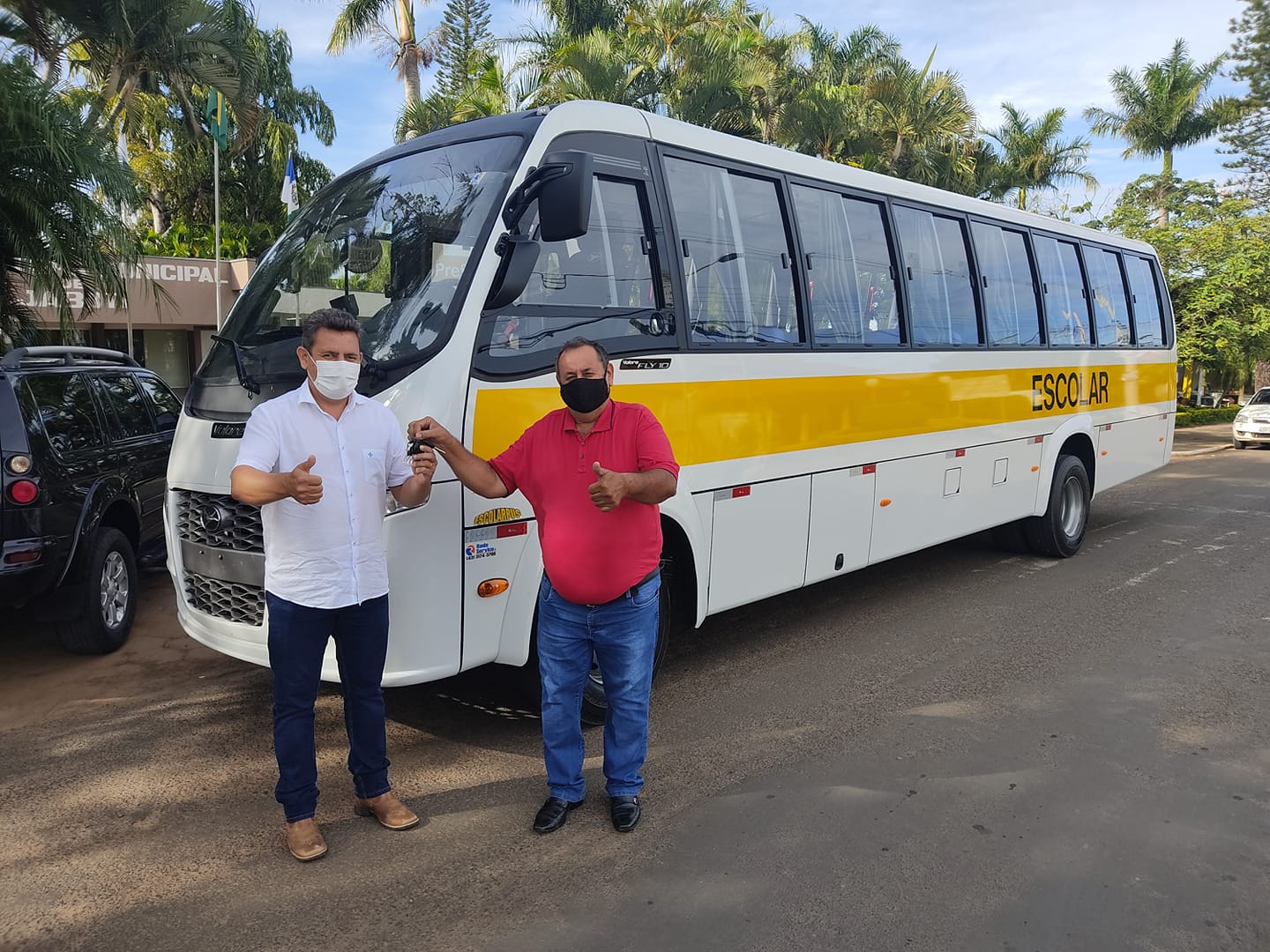 Jaboti recebe novo ônibus para frota escolar