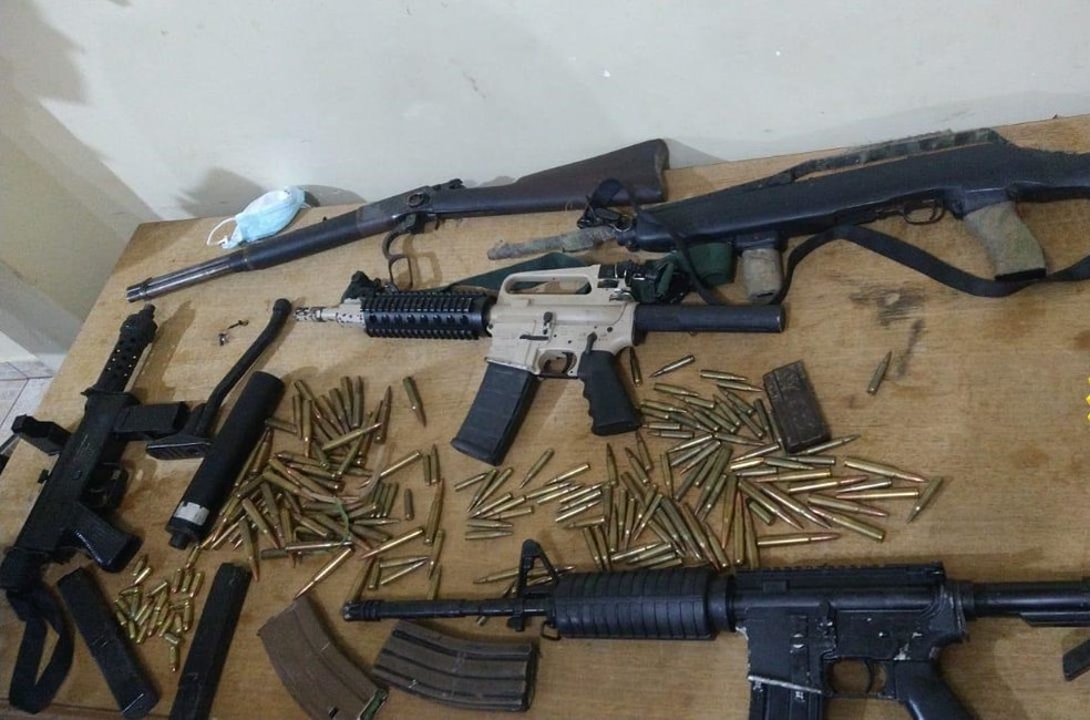 Polícia prende homem com fuzis e metralhadora no Norte Pioneiro
