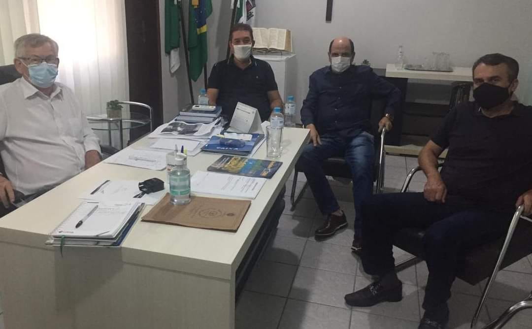 Executivo e Legislativo analisam parcerias para promover melhorias em Arapoti