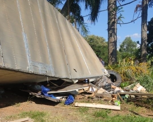 Caminhoneiro morre em acidente na PR-090 próximo a Ventania