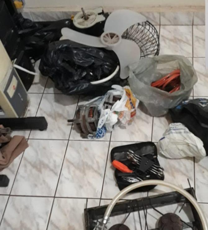 Ventiladores de parede e até chuveiros são furtados de escola