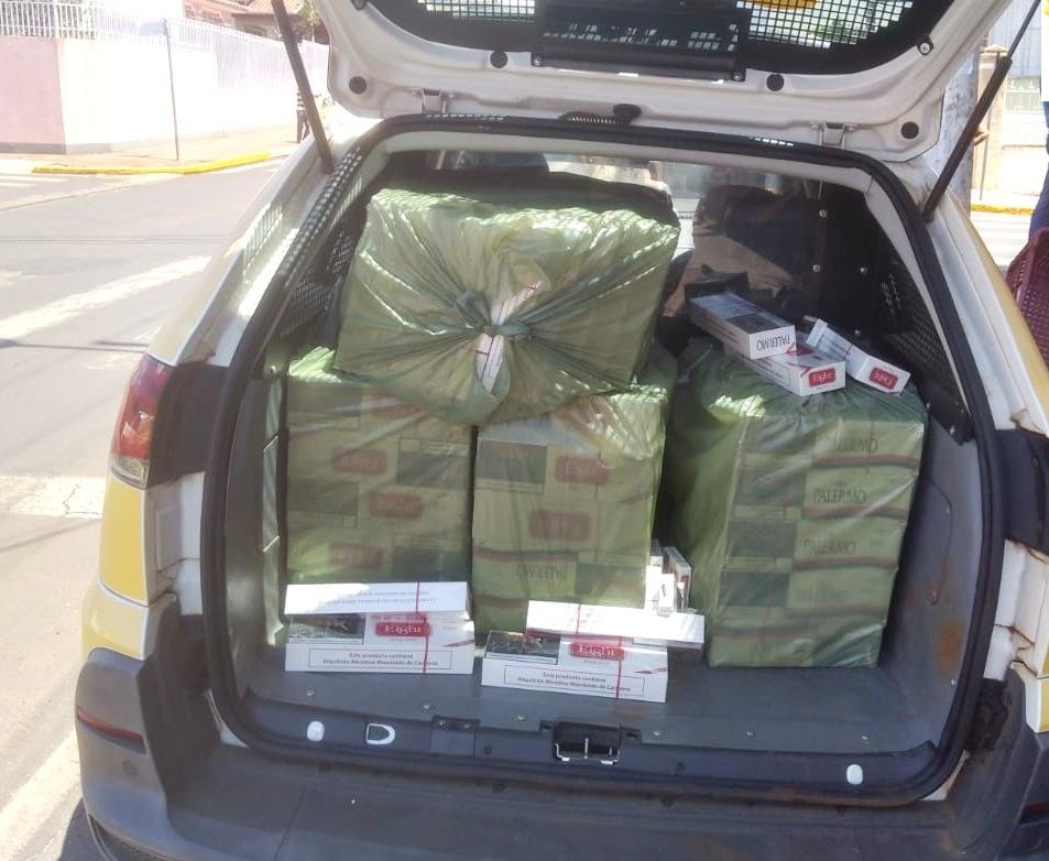 Dupla é presa contrabandeando cigarros do Paraguai