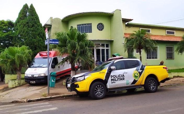 Motociclista e passageiro ficam feridos em acidente na PR-272 em Siqueira Campos