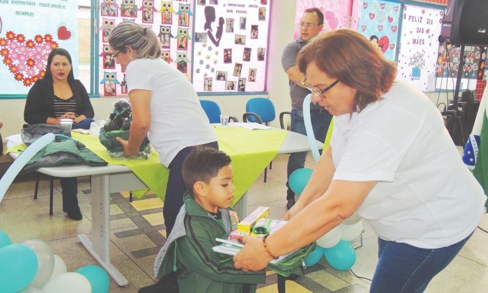 Jaguariaíva começa a receber material escolar para entrega à rede municipal