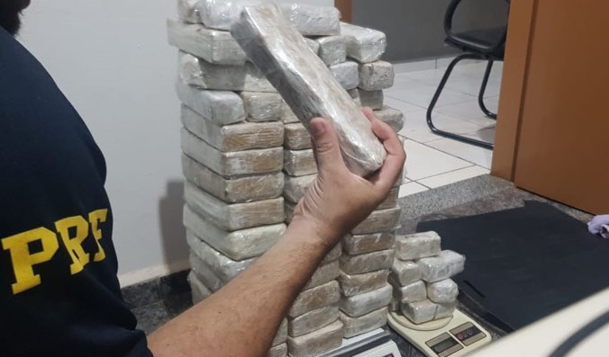 Polícia apreende veículo com 42 kg de pasta base de cocaína no Norte Pioneiro