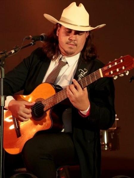 Na fila de espera por UTI, cantor sertanejo morre no interior do Paraná