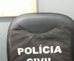 Assaltante com colete escrito 