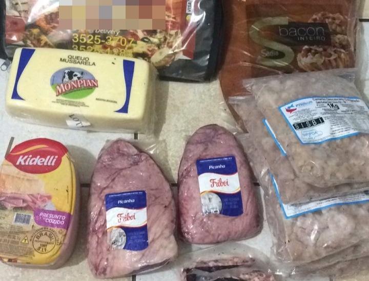 Dupla é presa furtando bacon, presunto e até camarão de pizzaria