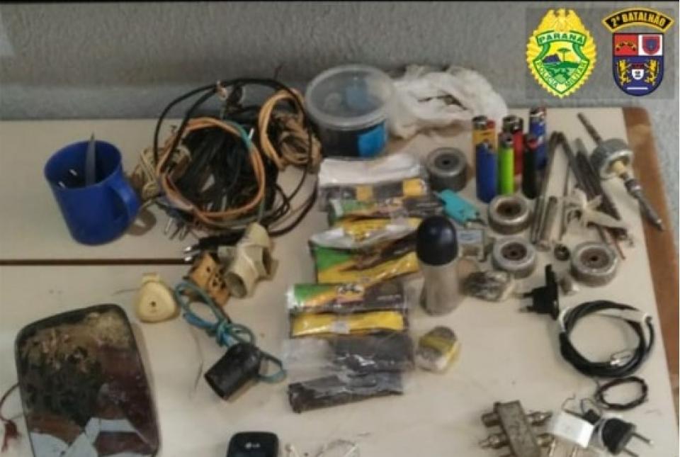 Bate grade encontra drogas e celulares em cadeia pública de Ribeirão Claro