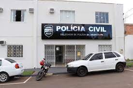 Motorista com sinais de embriaguez vai parar na delegacia após bater em carro estacionado