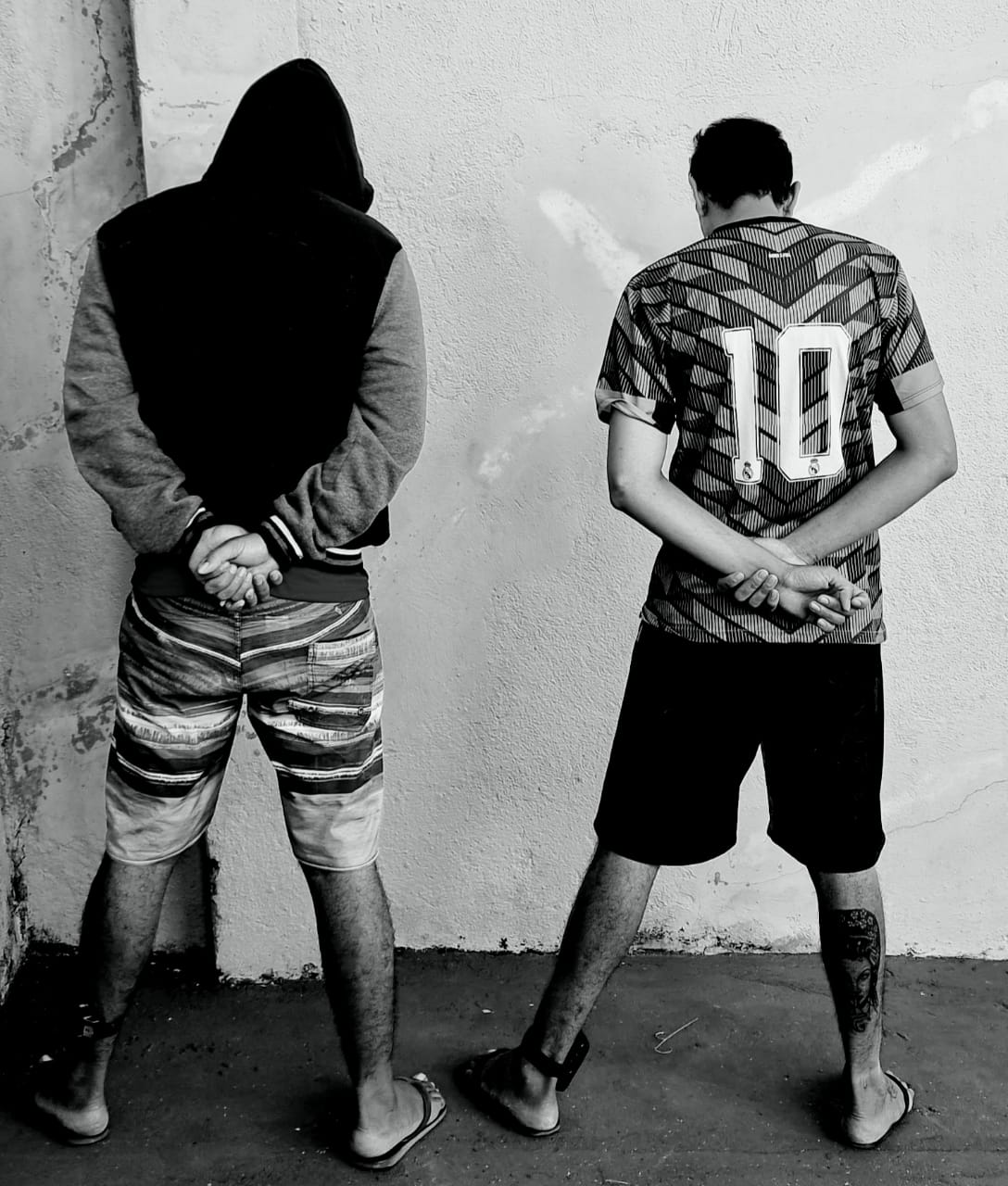 Polícia cumpre mandados e dupla é presa por tráfico de drogas em Jaguariaíva