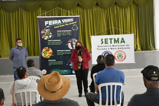 Prefeita Alcione e equipe do Feira Verde se reúnem com produtores do programa