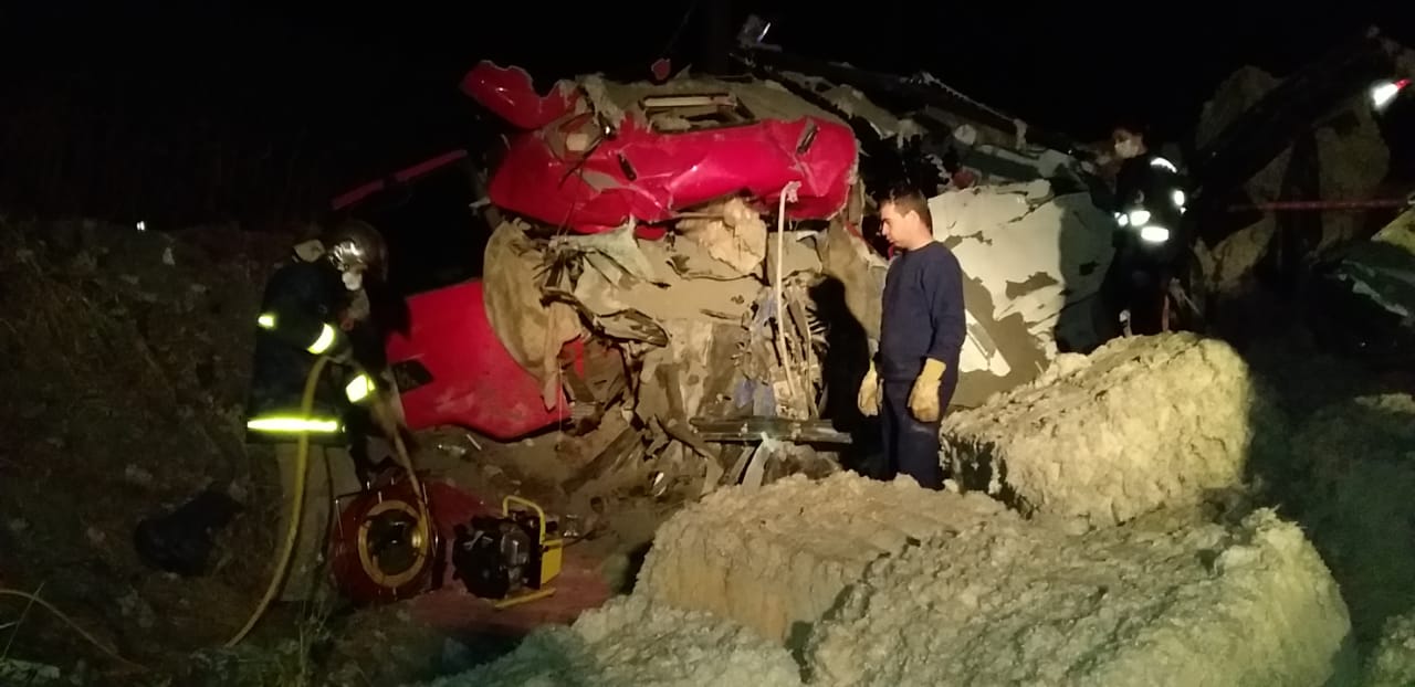 Colisão envolvendo três veículos tira vida de caminhoneiro na PR-092