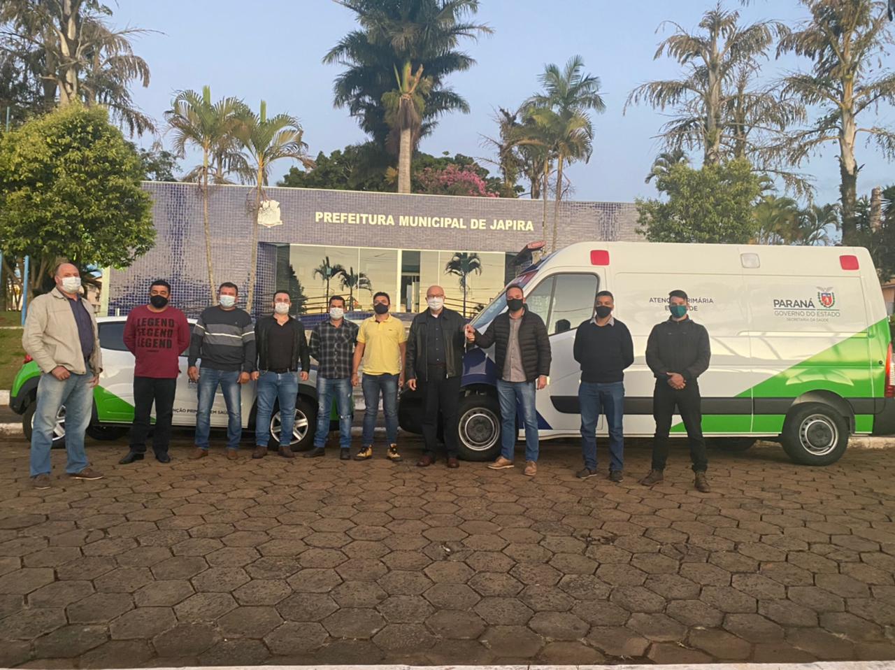 Angelo Vigilato e Romanelli entregam dois veículos para Saúde em Japira