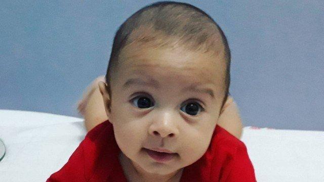 Mãe alerta para riscos de beijos em bebês após seu filho pegar herpes com 17 dias