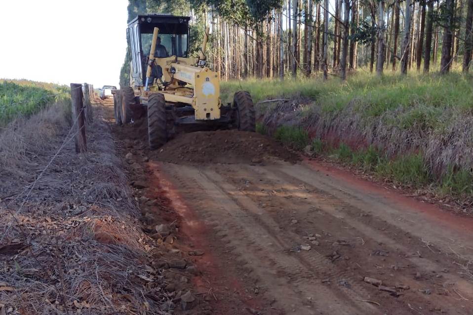 Prefeituras firmam parceria para recuperação de estradas rurais