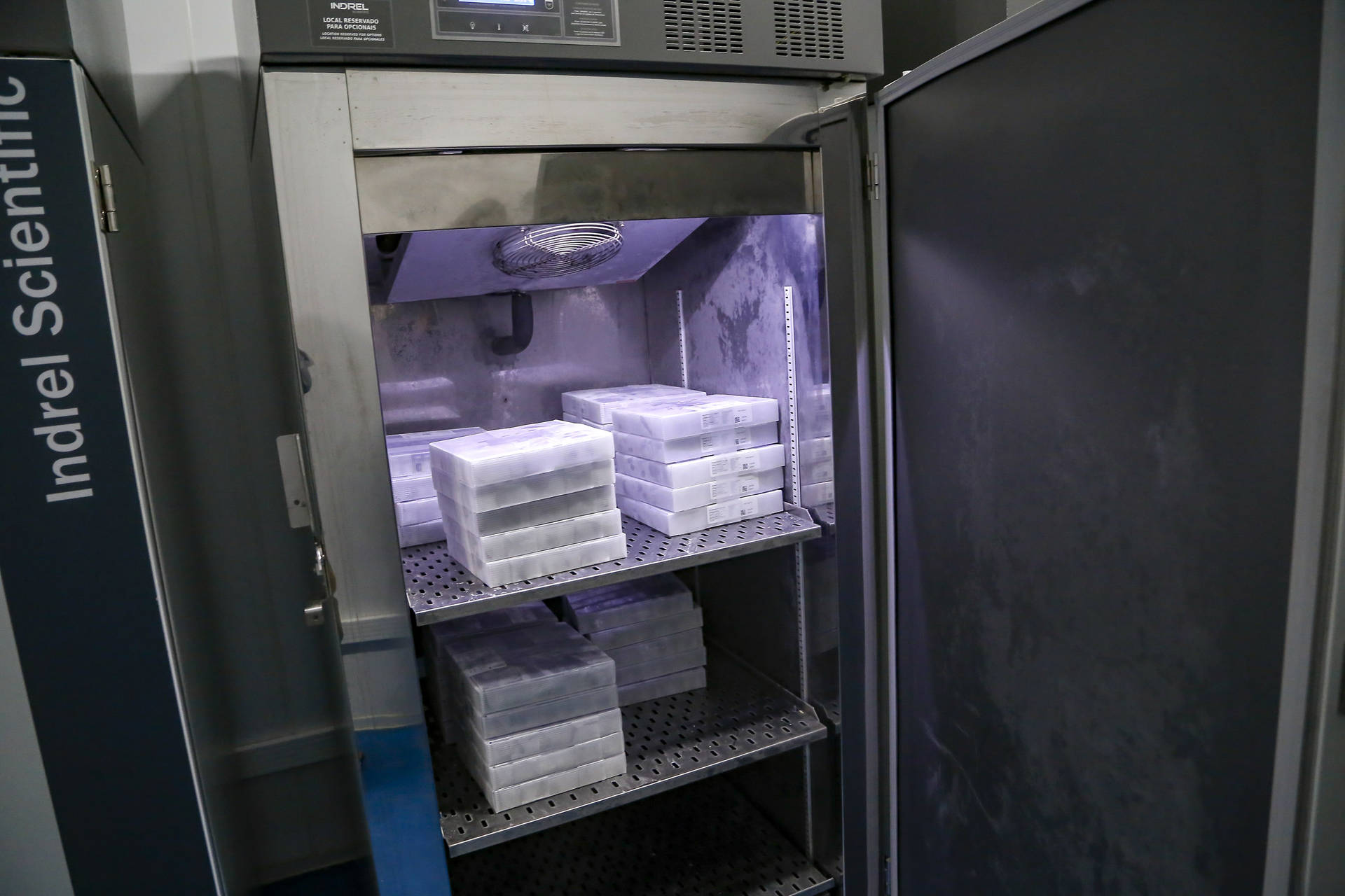 Vacinas da Pfizer serão distribuídas nesta segunda; veja divisão nos nove municípios