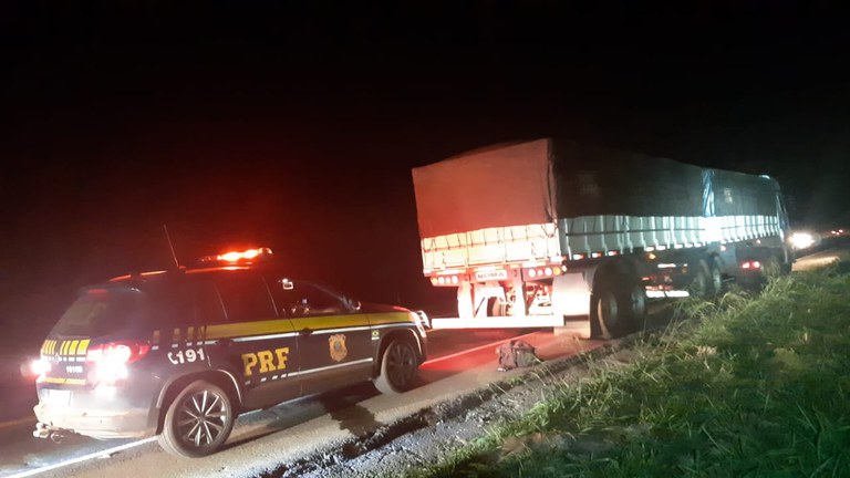 Polícia apreende cerca de 350 mil maços de cigarros do Paraguai em Jacarezinho