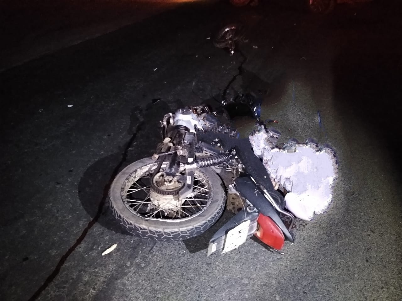 Dois acidentes com motos deixam um morto e duas feridas na PR-092 em Wenceslau Braz