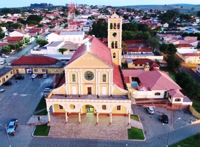 Ribeirão do Pinhal manteve extrapolação de gastos com pessoal nas contas de 2019, aponta TCE