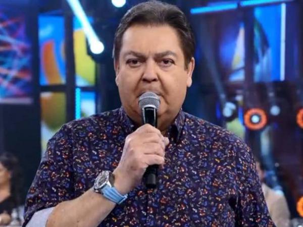 Faustão nega referência a Bolsonaro ao falar em 'imbecil eleito' em seu programa