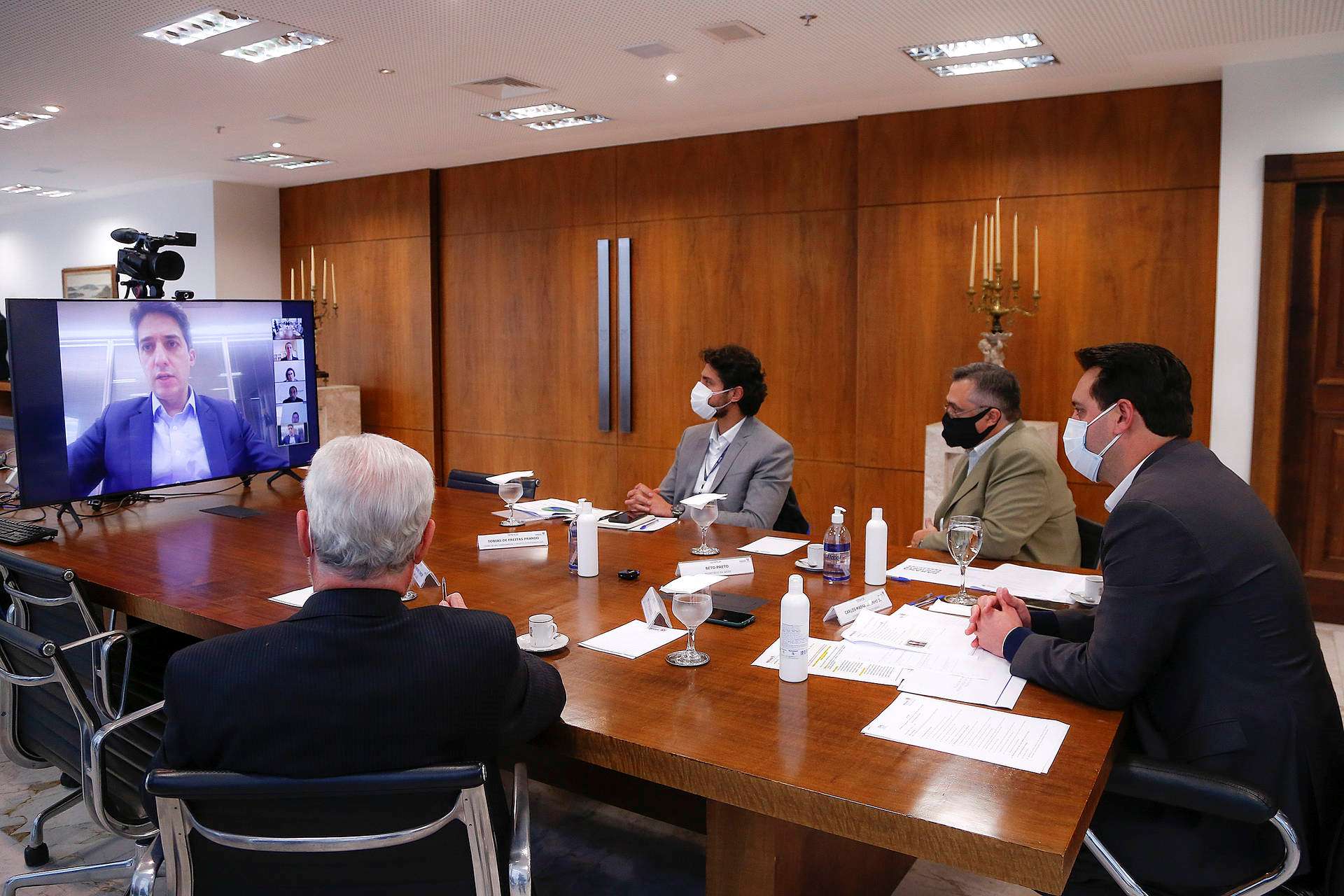 Governo alinha com Banco Mundial crédito para enfrentar Covid-19 e modernizar gestão