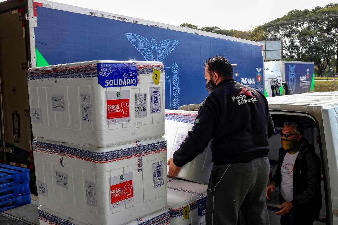 Estado começa a distribuir novas doses para população em geral; veja divisão por regional