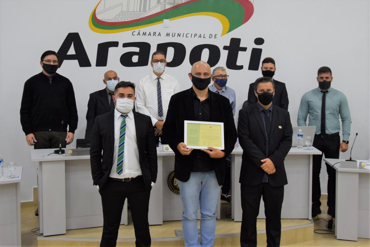 Câmara de Arapoti homenageia Professor e Maestro da Guarda Mirim