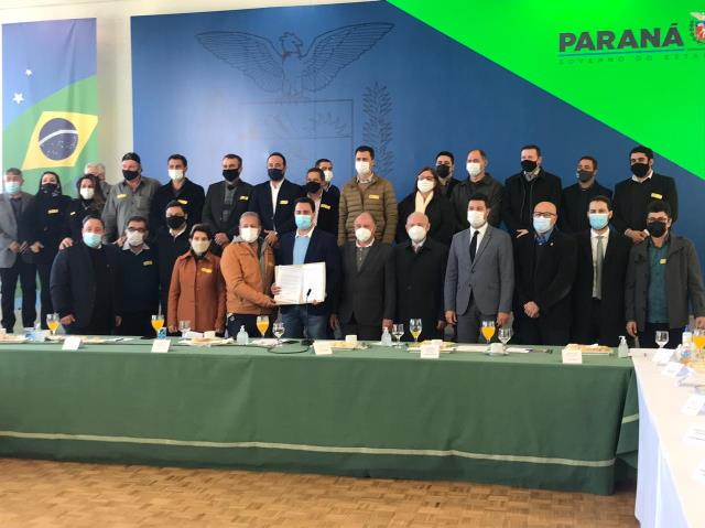 Prefeita Alcione Lemos participa de encontro com o governador Ratinho Junior