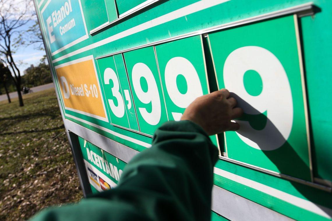 Petrobras anuncia aumento de 2,5% no preço do diesel nas refinarias