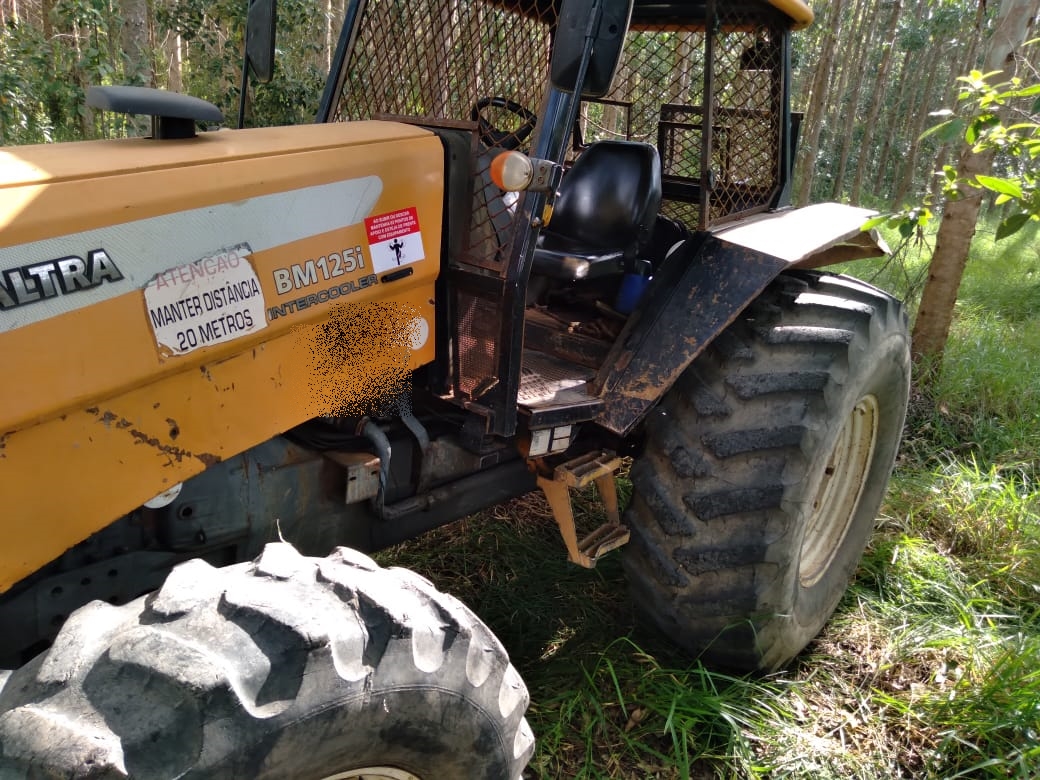 Criminosos armados invadem propriedade rural e roubam tratores em Jaguariaíva