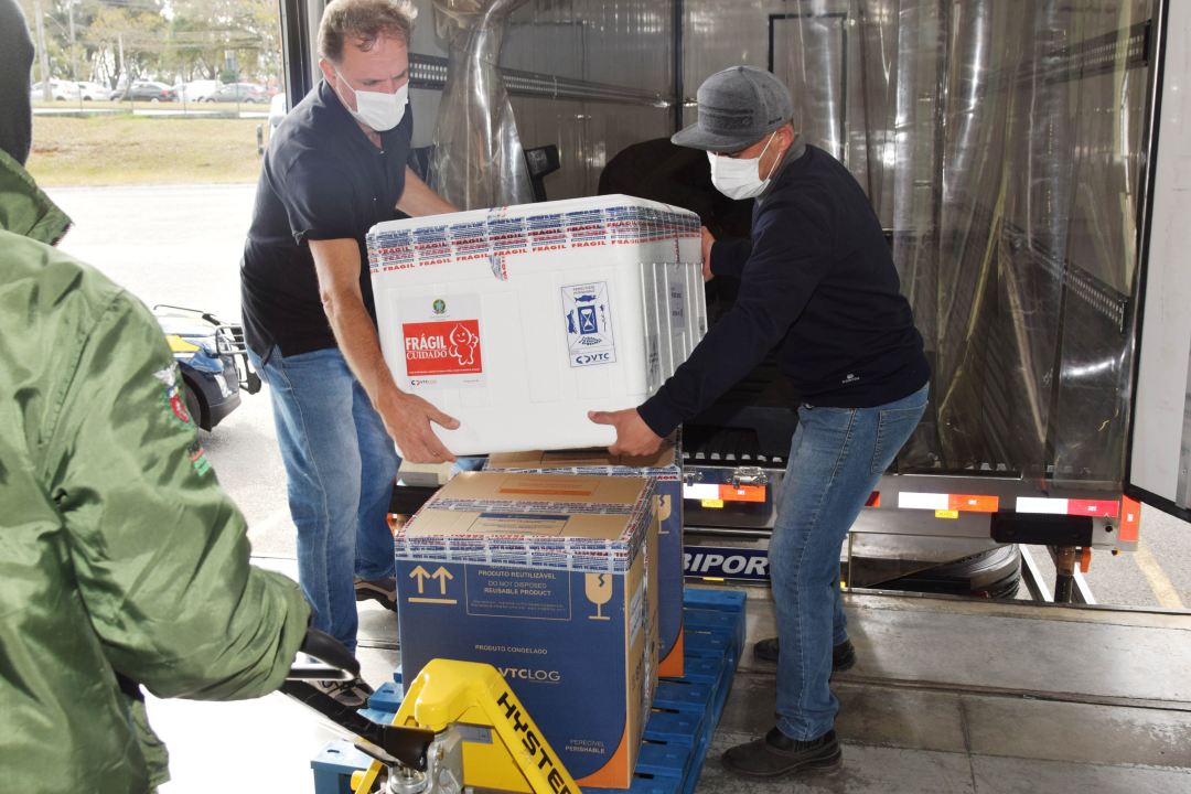 Paraná receberá mais 209.170 vacinas contra a Covid-19 nesta segunda