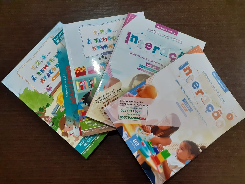 Professoras da Educação Infantil de Arapoti fazem escolha do Livro Didático para 2022