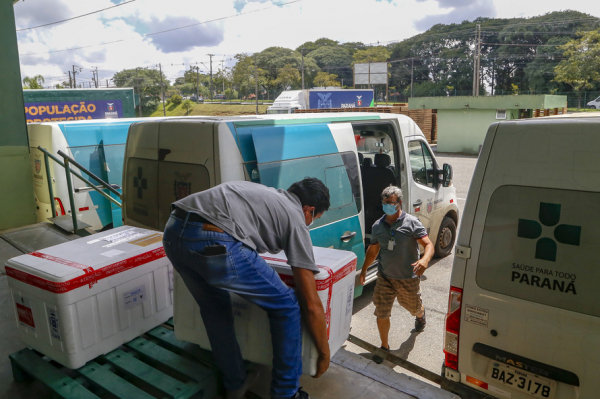 Regionais de Jacarezinho e Cornélio Procópio recebem mais de 7 mil doses de vacina contra a Covid