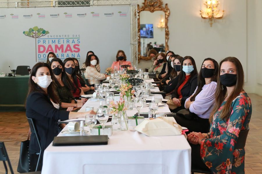 Secretária de Arapoti participa de evento organizado pela Primeira-dama do Estado no Palácio Iguaçu