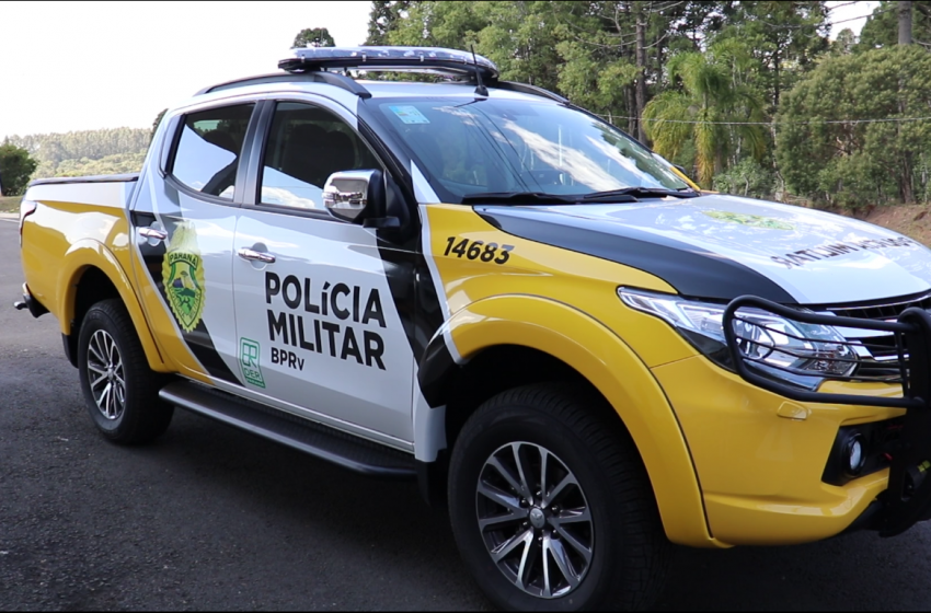Carreta tomba e caminhoneiro morre na PR-092